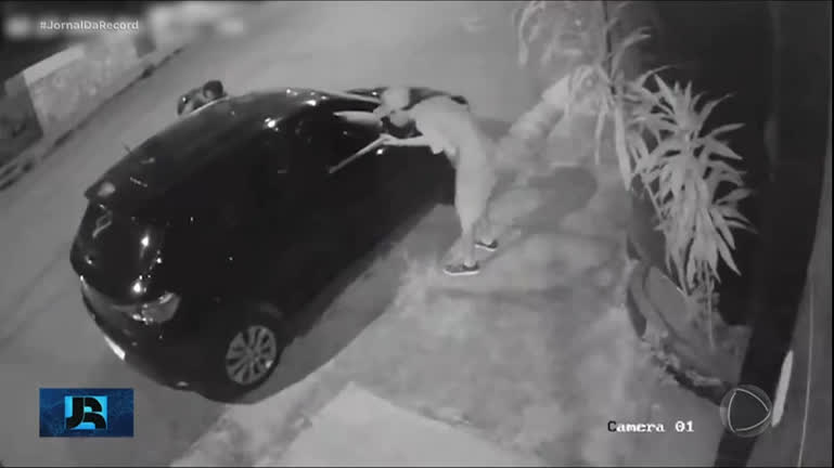 Vídeo: MG: ladrões roubam carro de estudante, cobram resgate e não devolvem veículo após o pagamento