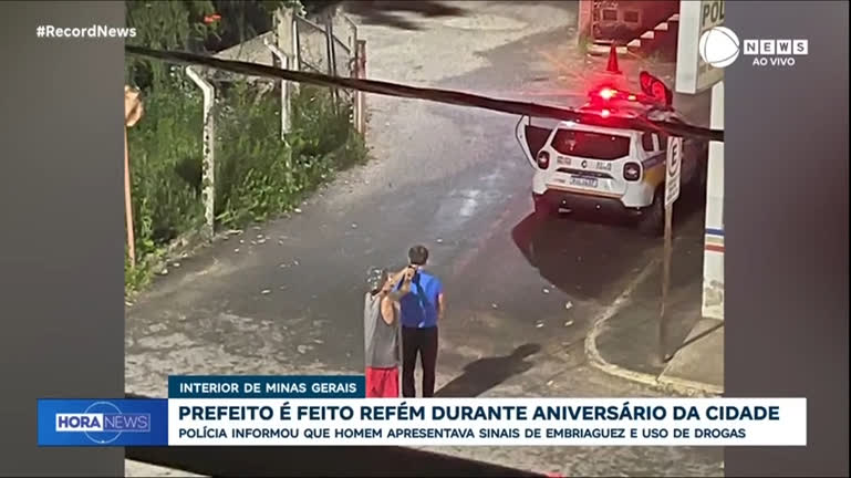Vídeo: Prefeito é feito refém durante aniversário de cidade no interior de Minas Gerais
