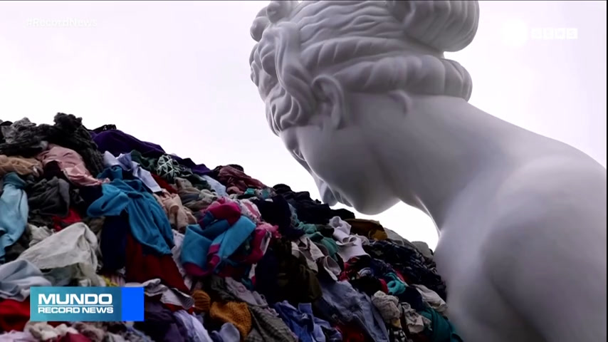 Vídeo: Escultura de Michelangelo Pistoletto é reinaugurada após incêndio na Itália
