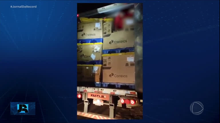 Vídeo: PRF prende quatro criminosos que planejavam assaltar caminhão dos Correios em Goiás