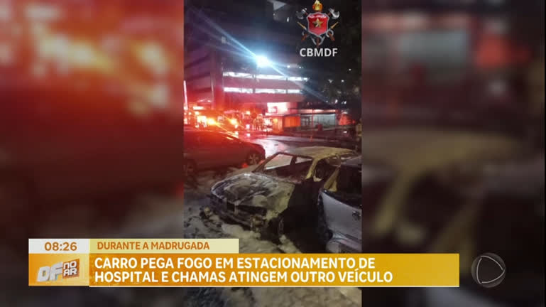 Vídeo: Carro pega fogo em estacionamento de hospital e chamas atingem outro veículo