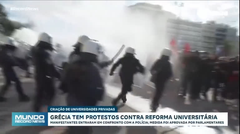 Vídeo: Cinco pessoas ficam feridas em protesto contra a reforma do ensino superior na Grécia