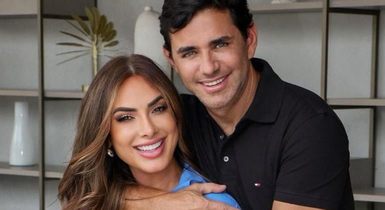 Vídeo: Nicole Bahls anuncia término do relacionamento com empresário Marcelo Viana