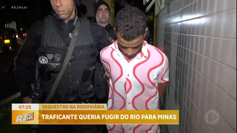 Vídeo: Criminoso que sequestrou ônibus na rodoviária do Rio já tinha duas anotações criminais por roubo