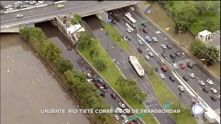 Vídeo: Frio e chuva devem permanecer em São Paulo até quarta (6)