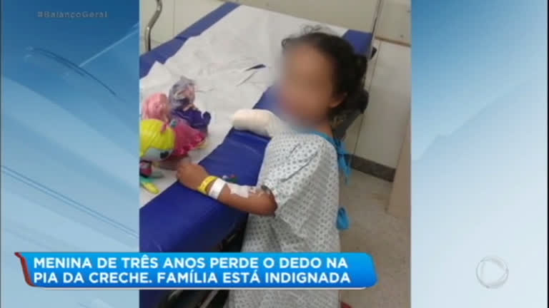 Mãe acusa Fofão de mostrar o dedo para crianças em carreta polêmica em MS —  Jornal Correio do Vale