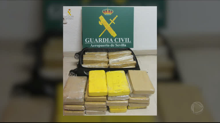 Vídeo: Polícia espanhola divulga novas imagens de apreensão de cocaína em avião da FAB