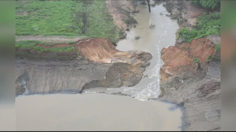 Vídeo: Rachaduras em outra barragem deixam população de cidade baiana em alerta