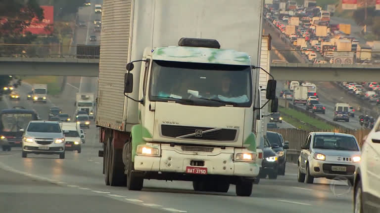 Vídeo: Novo cálculo da tabela de frete desagrada caminhoneiros