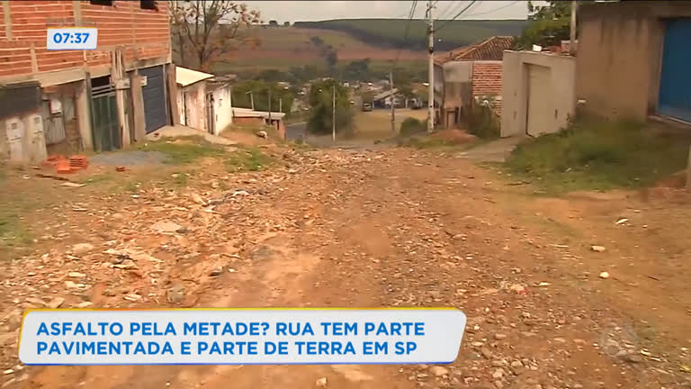 Vídeo: Asfalto pela metade preocupa moradores de Campinas (SP)