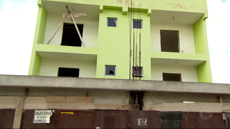 Vídeo: Construtor é suspeito de fugir depois de vender imóveis na planta