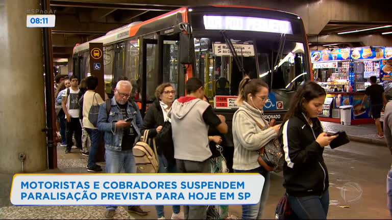 Vídeo: Motoristas e cobradores de ônibus suspendem greve em São Paulo