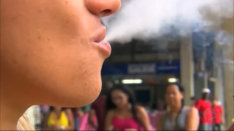 Vídeo: Apesar de redução do tabagismo, crescem mortes de mulheres com câncer de pulmão