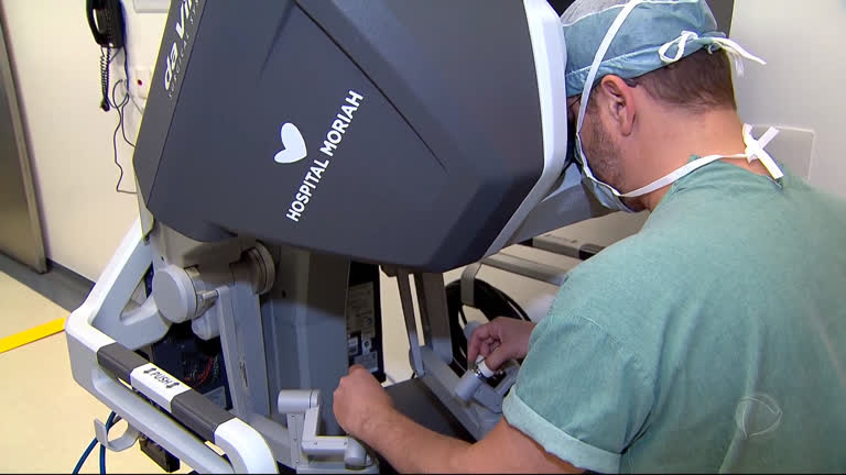Vídeo: Técnica possibilita cirurgia cardíaca sem abrir o peito do paciente