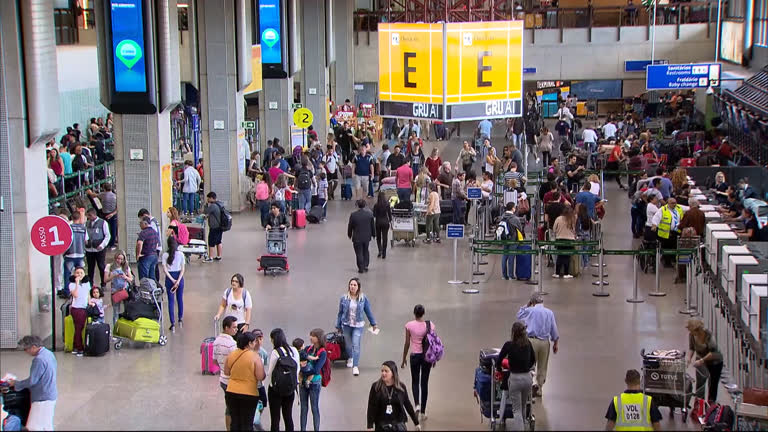 Vídeo: Dorian: brasileiros com voos cancelados têm direito a remarcar viagem