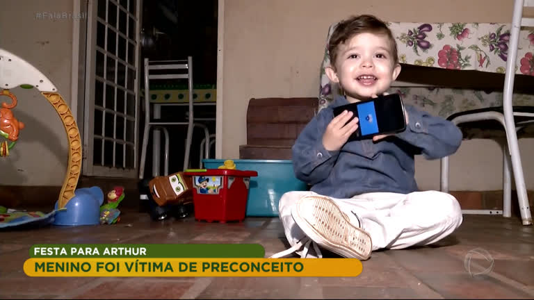 Vídeo: Menino autista rejeitado em aniversário ganha festa em Brasília