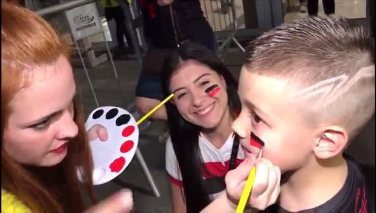 Vídeo: Torcedores do Athletico-PR pintam rosto para final da Copa do Brasil
