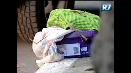 Vídeo: Moradores encontram feto dentro de caixa de sapato no ES