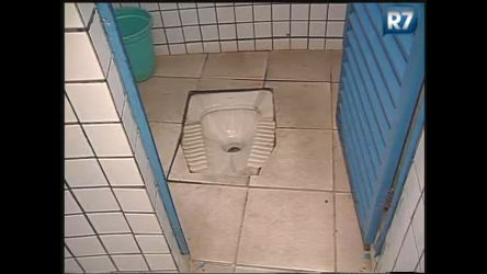 Vídeo: Polícia investiga encontro de feto em banheiro de terminal em Goiânia (GO)