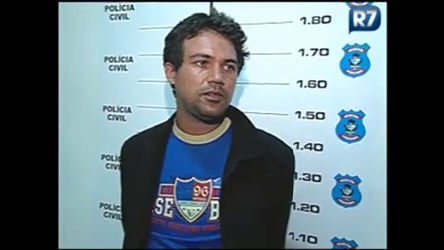 Vídeo: Polícia prende ex-presidiário vendendo drogas na própria casa em Goiânia (GO)