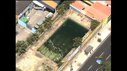 Vídeo: Record flagra piscina suja na quadra da Unidos da Tijuca, no Rio