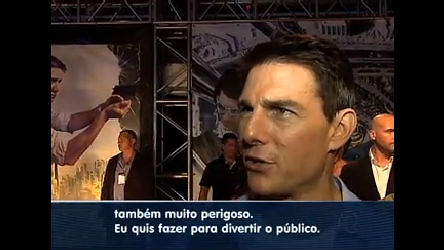 Vídeo: Tom Cruise atrai legião de fãs em lançamento de Missão Impossível no Rio