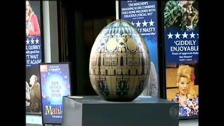 Vídeo: Caça ao ovo de Páscoa reúne milhares de pessoas em Londres
