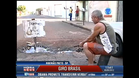 Vídeo: Morador faz protesto bem-humorado em Ribeirão Preto, interior de SP