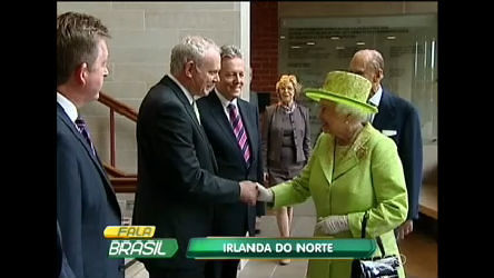 Vídeo: Rainha Elisabeth troca aperto de mão com antigo líder do Ira