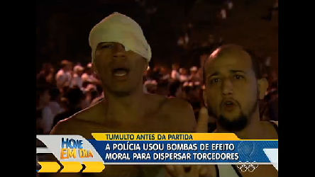 Vídeo: Torcedores ficam indignados com ação da polícia na final da Libertadores
