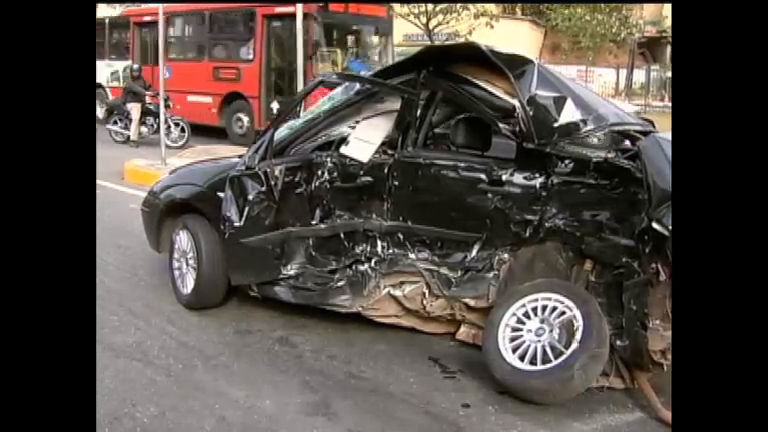 Vídeo: Motorista aparentemente embriagado mata jovem de 20 anos em Belo Horizonte (MG)