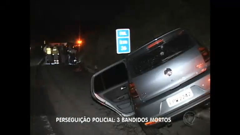 Vídeo: Três criminosos morrem durante perseguição policial em SP