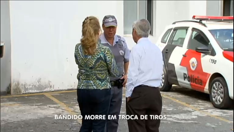 Vídeo: Assalto termina com um criminoso morto e três feridos na zona oeste de São Paulo