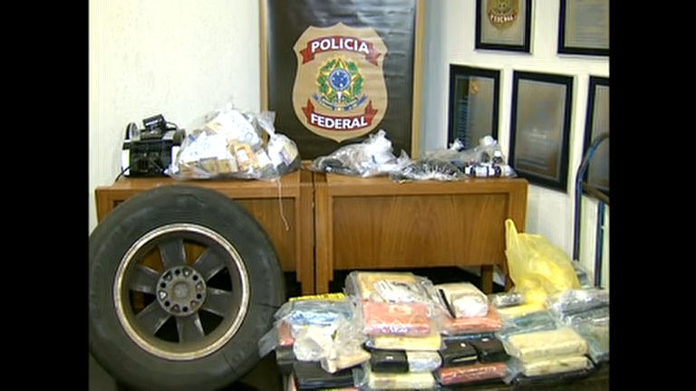 Vídeo: Polícia apreende 70kg de cocaína e R$ 300 mil em dinheiro