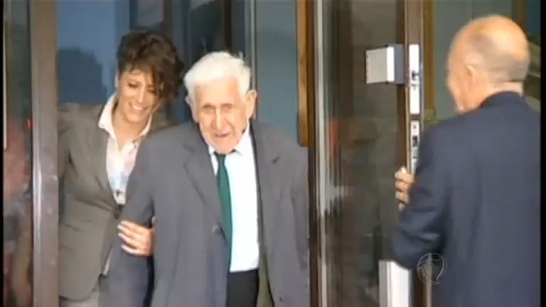 Vídeo: Ex-militar foge de asilo para acompanhar comemorações dos 70 anos do Dia D