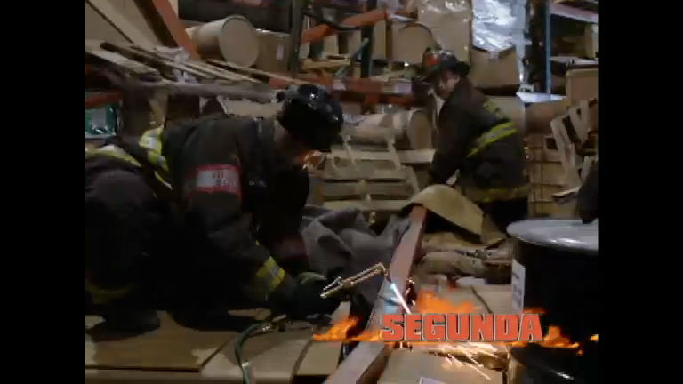 Vídeo: Resgate pode acabar em tragédia em Heróis Contra O Fogo