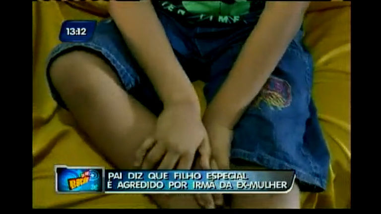 Vídeo: Menino de 10 anos acusa tia de espancamento