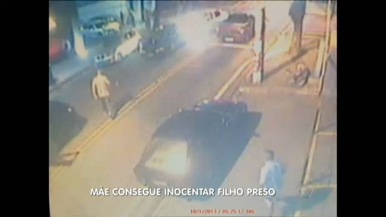 Vídeo: Mãe consegue provar inocência do filho, acusado de tentar matar policial