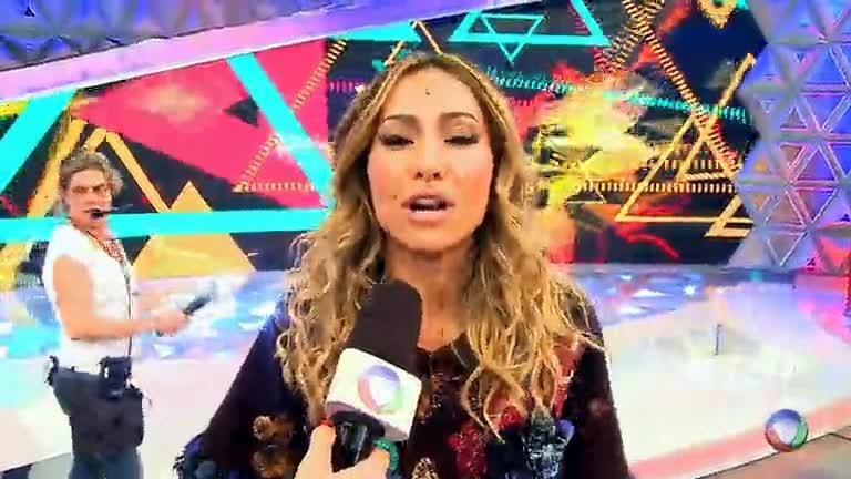 Vídeo: Sabrina Sato manda um beijo especial de fim de ano