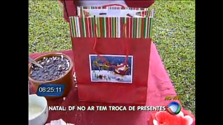 Vídeo: Natal: DF no Ar tem troca de presentes