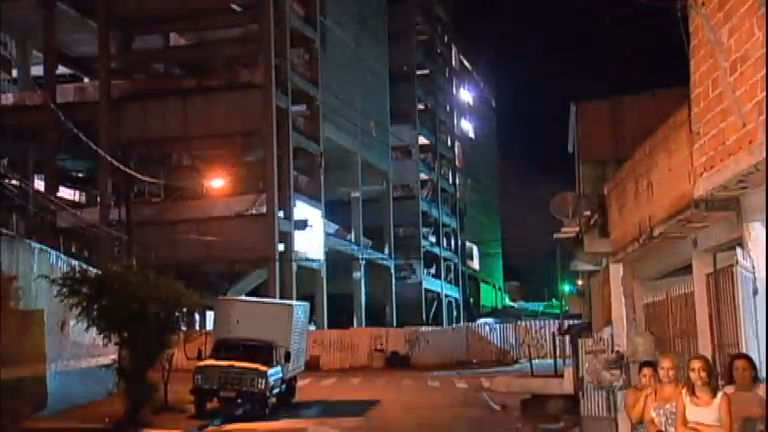 Vídeo: Construção de shopping pode ser a causa de enchentes frequentes em Carapicuíba (SP)