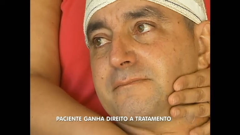 Vídeo: Pedreiro com câncer ganha direito a tratamento após recorrer de decisão judicial