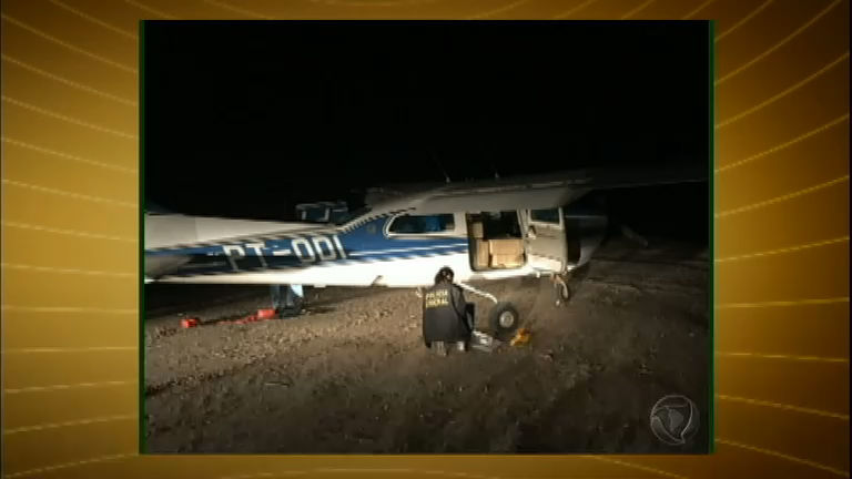 Vídeo: Polícia Federal apreende avião com mais de 350 kg de cocaína no Ceará