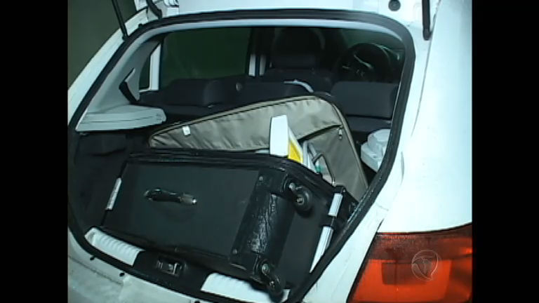 Vídeo: Polícia descobre desmanche de carros e consegue recuperar aparelho de R$ 200 mil