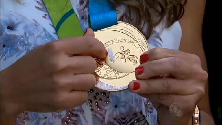 Vídeo: Após assalto, atleta recupera medalha de ouro conquistada no Pan de Toronto
