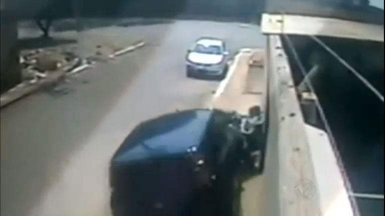 Vídeo: Idoso é atropelado por carro conduzido por crianças no Distrito Federal