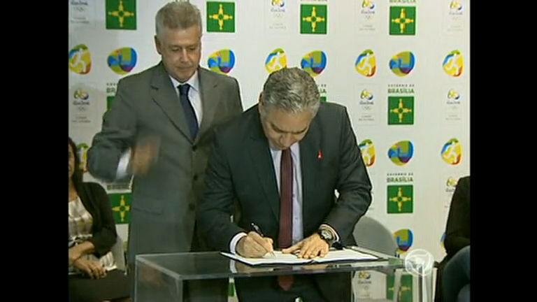 Vídeo: GDF assina termo que oficializa Brasília como sede dos Jogos Olímpicos