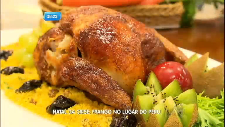 Vídeo: Chef de cozinha ensina a preparar um delicioso frango assado para a ceia de Natal