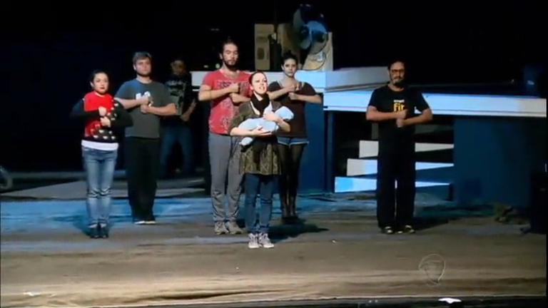 Vídeo: 

Elenco do musical Os Dez Mandamentos ensaia pela primeira
vez no palco da grande estreia

