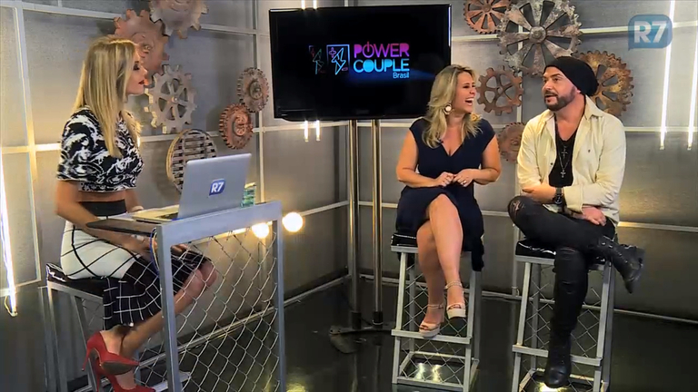 Vídeo: Andréia Sorvetão e Conrado se divertem com as perguntas dos fãs no Power Couple Online